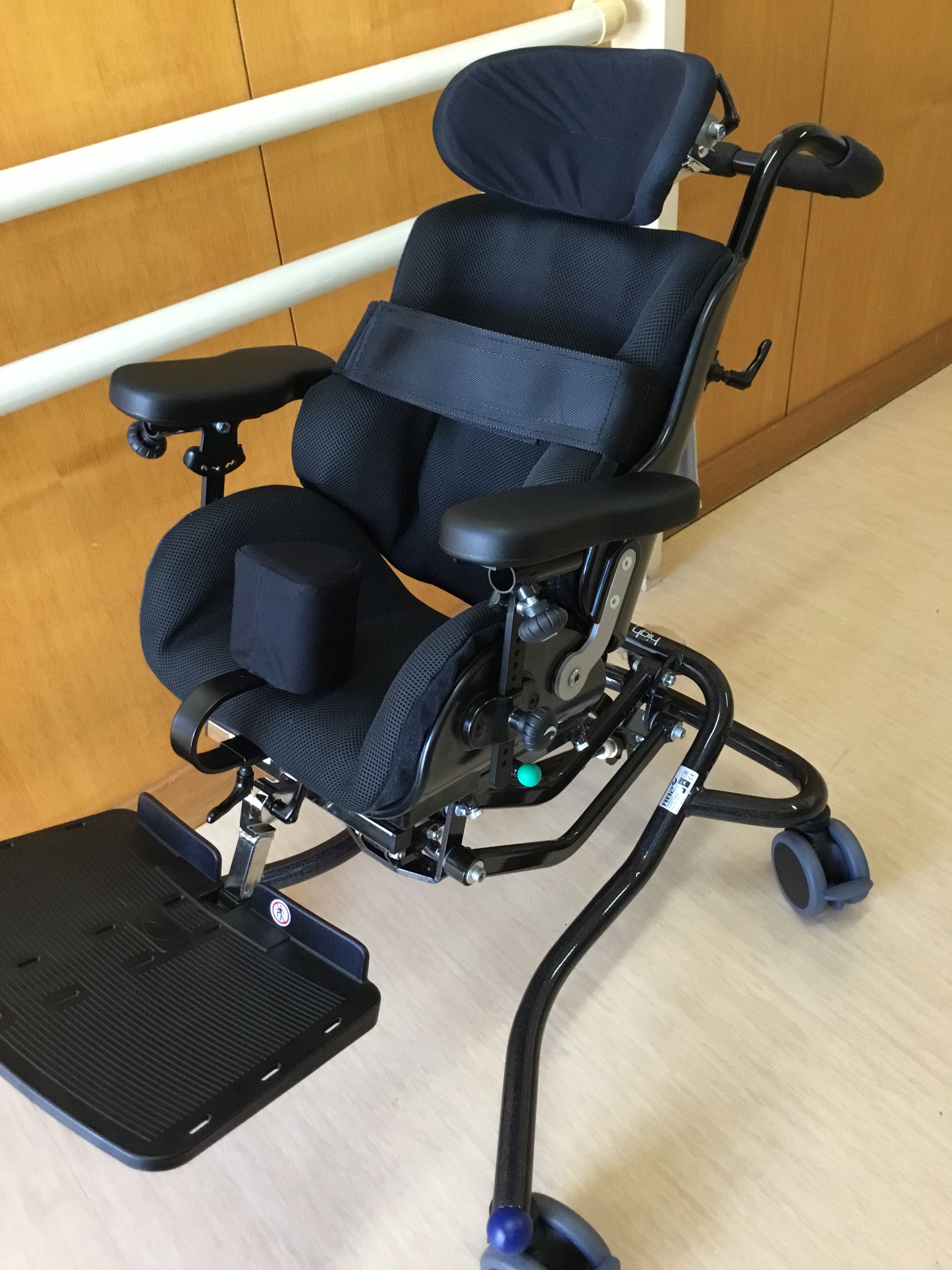 新品・在庫あり 障害児用 座位保持椅子 PANDA 看護/介護用品